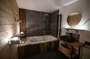 Spa VIP du Pont Alsort 2/3 - Stunning View & Lounge bar Near Eau D'heure Lakes - Image 2