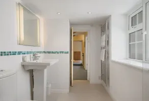 A traditional seaside cottage, with sea views and an easy walk to Portreath. - Image 4