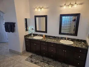 Disponible le 7 septembre et au-delà de 19 .. et au-delà. Custom River House avec accessoire de plage - Image 4