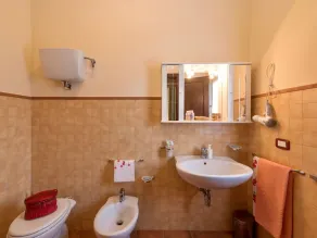 Bel appartement dans une maison de vacances avec climatisation, piscine, WIFI, TV et patio - Image 4