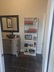 Beautiful newly remodeled top floor loft in the heart of downtown Lebanon Ohio - Image 4