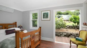 Lilly Pilly Arthouse - STAY three PAY third night fifty percent OR lazy Sunday checkout OR twenty fi - Image 4