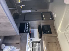 Travel trailer - Image 2