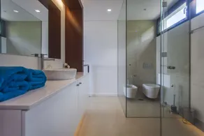 Luxury apartment, fantastic views, directly on the sea, pool, free Wi-Fi - Image 2