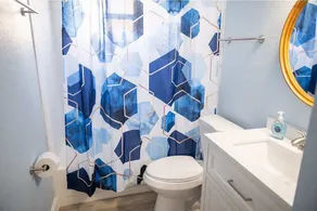 Seltene Last-Minute-RABATT in Indian Rocks Beach! Renoviertes 3 Schlafzimmer WASSERFRONT Einfamilienhaus mit privatem Steg für 8 Personen, ZU FUSS zum zuckerweißen Sandstrand, inklusive Paddleboard, Strandstühle, Wagen & Sonnenschirme. 3 Schlafzimmer, 2 B - Image 3