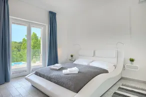 Villa Belle with Pool - Image 4