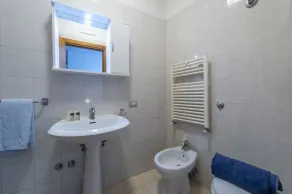 Dipinto di Blù, charming apartment with access to the sea - Image 2