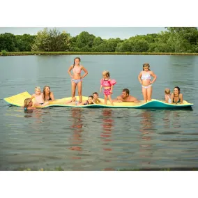 Lakefront Cottage with kayaks, paddleboat, aqua mat, & BIG deck close to Elkhart - Image 2