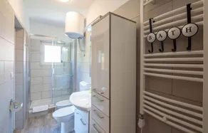 3 Bedroom Nice Home In Srinjine - Image 5
