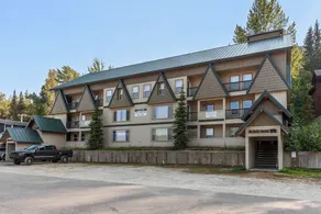 Ski in Ski out at Schweitzer Mountain Resort | Great Views | Cozy Condo - Image 5