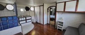 Atypical, peaceful houseboat in Confluence - Image 4