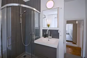 Large and Luxuriously Furnished Apartment w/ 2 Bedrooms + 1 Living/Dining Room - Image 3