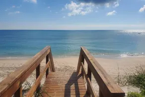 Oceanfront Elegance - Luxurious 6BR Beach House with Hot tub & spacious Balcony and Breathtaking Views! - Image 4