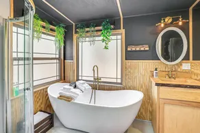 Georgia Group Glamping Getaway: Soak, Hike & Play - Image 2