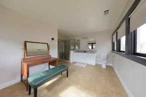 Historic Charm with Modern Comfort downtown Riverside - Image 3