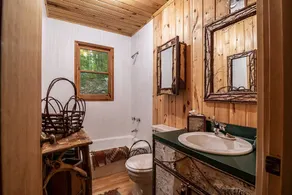 Luxury Cabin on the Lake & In The Trees - Image 2