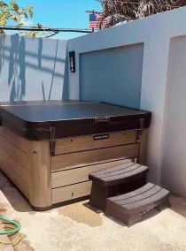House of Galaxy with hot tub and super close to the airport - Image 5