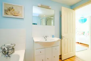 Shell Cottage - Image 2