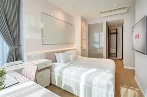 Moon Metropole The Opera Residence - Image 5