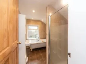 Charming Period Home near Surbiton with Garden - Image 3