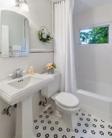 Gorgeous Carriage House close to USNA, walk to stadium, free parking,  pets+kids - Image 3
