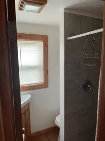 Rainbow's End Resort - Lakefront Cottages – Newly Remodeled with Private Beach - Image 2