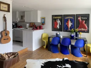 Chic Farmhouse Guest Cottage, ROW zum privaten Strand, A / C - Image 3