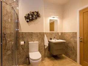 6 bedroom accommodation in Wimborne - Image 4