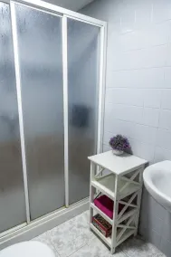 Pool Apartment, WiFi 100 Meter vom Strand entfernt. Neu renoviert Ideale Lage - Image 3