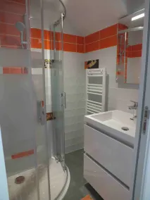 Fully renovated house, all comforts, near beach, free wi-fi access. - Image 5