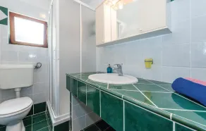 Two-Bedroom Apartment In Grebastica - Image 4