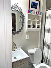VICTORIA HOUSE DOWNTOWN1br Apt - Image 3