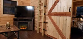 Secluded East TN Log Cabin - Image 2