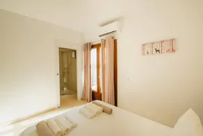 6 Bed Holiday Villa | Heated Pool | Hot Tub | Beach & Waterparks | Playa Blanca - Image 5