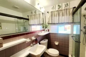 A Rare find- Bright & Charming Central Austin Home- 3bedroom in the heart of ATX - Image 3