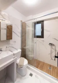 Amaryllis Luxury Apartment - Image 5