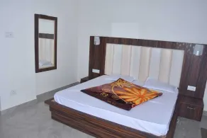 Himalayan Wooden Cottage camping & Cafe Dalhousie - Image 4