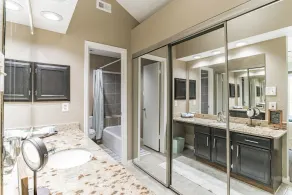 \"SW Houston Eclectic Living\" Long Stays Welcome! - Image 5