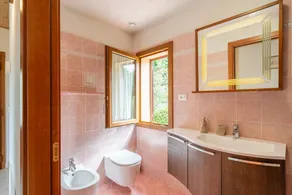 Casa vacanze 'Villetta Allegra' con vista sulle montagne, terrazza privata e giardino privato - Image 2