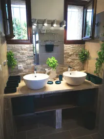 AIR-CONDITIONED VILLA WITH HEATED POOL AND HOT TUB - Image 3