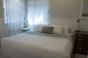 1 Bedroom Cottage Walking Distance to Down Town - Image 5