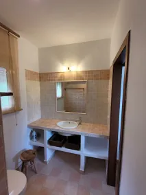 Villa zwischen Bergen und Meer renoviert im Jahr 2017 - Image 3