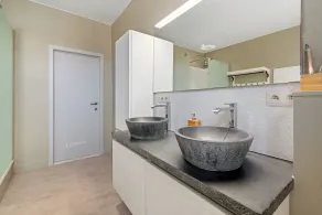Gentpoort City Suites - Image 2