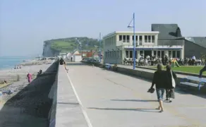 Art Deco, cozy 100-square-meter house near the ocean - Image 2