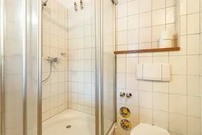 Apartment \"9 Apartment mit Bergblick\" with Mountain View, Private Balcony & Wi-Fi - Image 3
