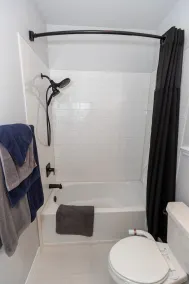 Pet Friendly Modern Zen Studio Retreat with Hot Tub - Image 5