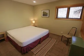 Enjoy views of the river with comfortable space for the whole family! - Image 4