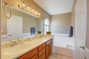 Las Vegas Cozy Relaxing Home 5-10 mins from Strip - Image 3