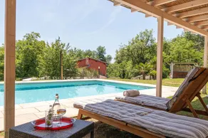 Caratteristica villa indipendente con piscina privata, A/C, WIFI, TV, patio e animali ammessi - Image 5