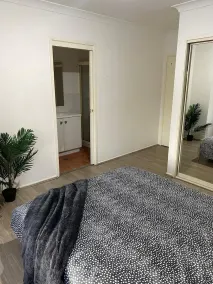 Spacious 3 bedroom townhouse with AC and lock up garage - Image 4